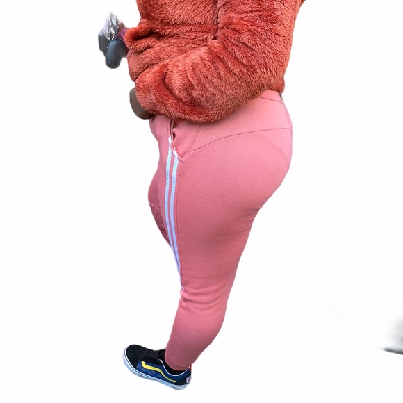 Simple Jogging Lined in Fleece - Picture 2 of 15